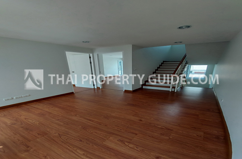 Townhouse in Lat Phrao 